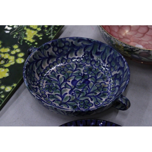 192 - FOUR PIECES OF CERAMIC POTTERY TO INCLUDE TWO ROYAL STANLEY WARE IN COBALT BLUE WITH DECORATION OF S... 