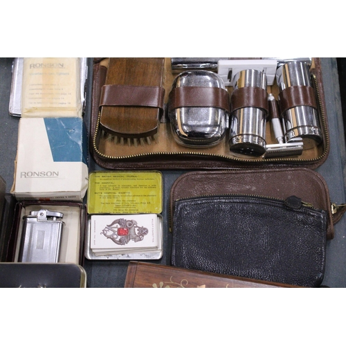 205 - A MIXED LOT TO INCLUDE A GENTLEMEN'S CASED GROOMING SET, TREEN BOXES, METAL TRIVETS, A BOXED RONSON ... 