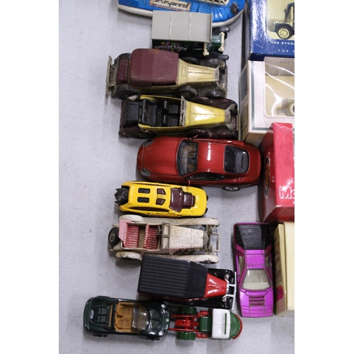 251 - A QUANTITY OF MODELS CARS, A HOVERCRAFT, BUS, BOXED EDDIE STOBART LORRY, ETC - SOME BOXED