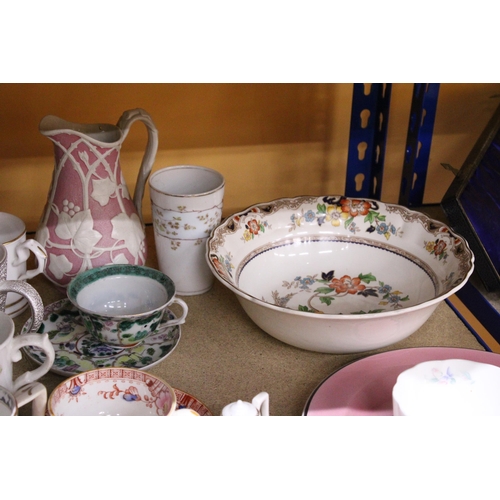 268 - A QUANTITY OF VINTAGE CERAMICS TO INCLUDE CUPS AND SAUCERS, BOWLS, JELLY MOULDS, ETC