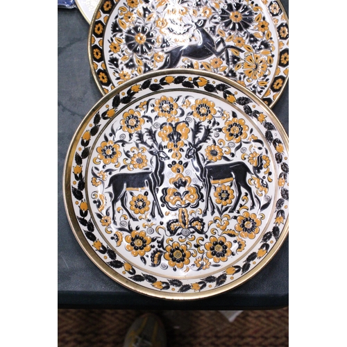 281 - FOUR CABINET PLATES TO INCLUDE TWO GREEK IZNIC STYLE AND TWO FEATURING THE LATE QUEEN