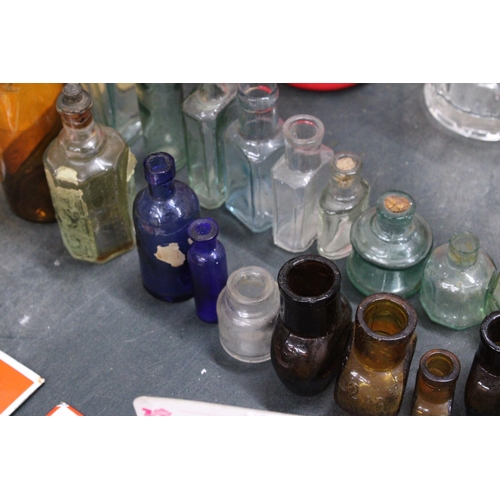 286 - EIGHTEEN VINTAGE POISON BOTTLES, MEDICINE BOTTLES, ETC