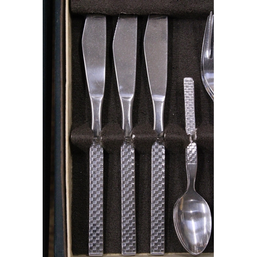 287 - A BOX OF FLATWARE