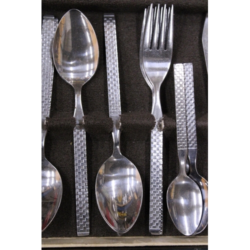 287 - A BOX OF FLATWARE