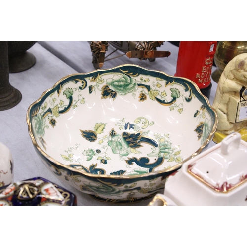 69 - A QUANTITY OF MASON'S CERAMICS TO INCLUDE A MANDALAY RED TEAPOT, CHARTREUSE FOOTED BOWL, MANDALAY TR... 