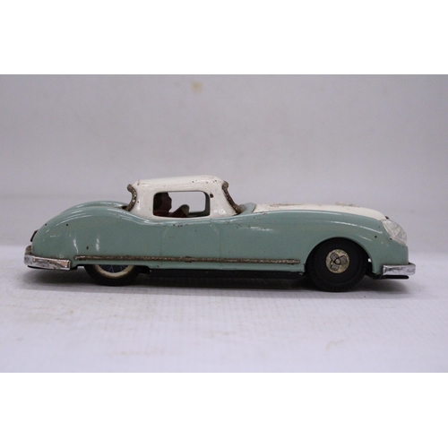 90 - A 1950'S TIN PLATE AMERICAN COUPE - 22 CM (L)