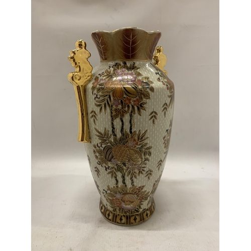 351 - A TALL DECORATIVE CHINESE HAND PAINTED TWIN HANDLED VASE - 36 CM