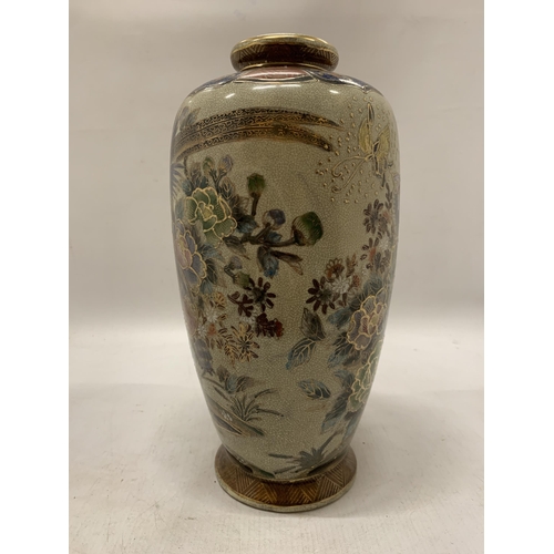 359 - A JAPANESE HAND PAINTED MORIAGE VASE WITH A CRACKLE GLAZE  - 32 CM