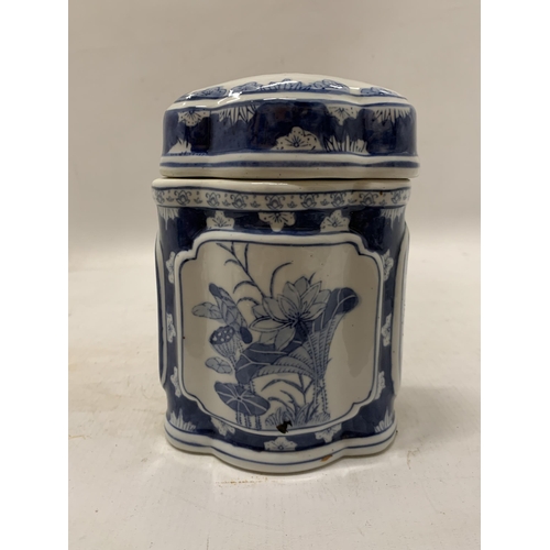 364 - A VINTAGE BLUE AND WHITE CHINESE TEA CADDY