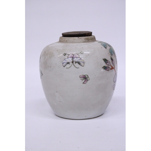 371 - A FAMILLE VERTE PORCELAIN JAR WITH PEONY BLOSSOMS