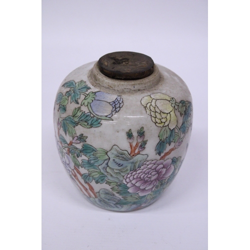 371 - A FAMILLE VERTE PORCELAIN JAR WITH PEONY BLOSSOMS