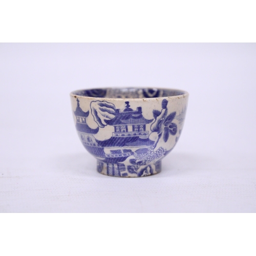 400 - A COPELAND GARRETT LATE SPODE PAGODA PATTERN TEA BOWL