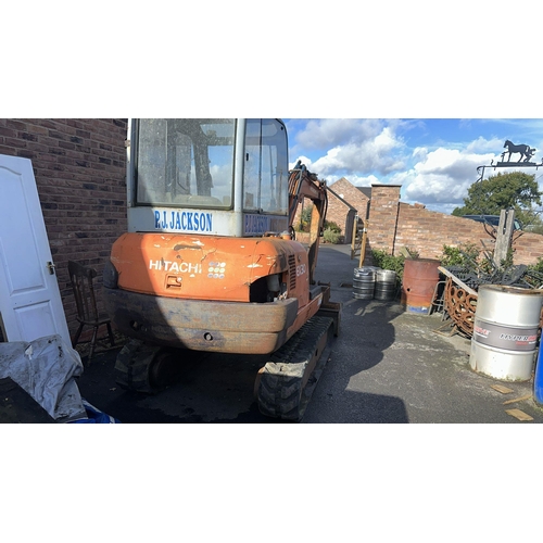 200 - HITACHI EX30 3 TONNE DIGGER TO BE SOLD WITH 3 BUCKETS IT HAS BEEN USED FOR HOME BUILD WHICH IS NOW F... 