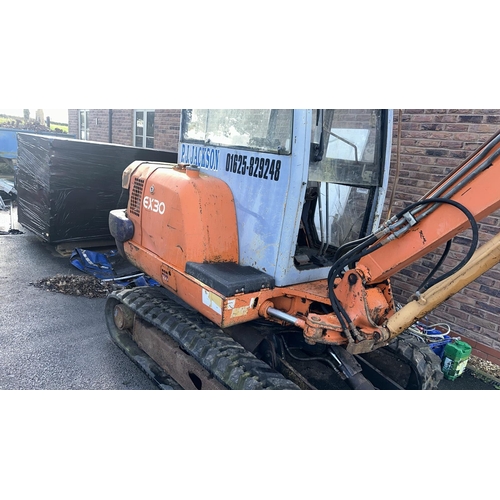 200 - HITACHI EX30 3 TONNE DIGGER TO BE SOLD WITH 3 BUCKETS IT HAS BEEN USED FOR HOME BUILD WHICH IS NOW F... 