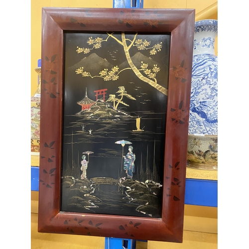 321 - A PAIR OF JAPANESE LACQUERED MOTHER OF PEARL SHIBAYAMS WALL HANGING PANELS - 66 X 43 CM TO INCLUDE F... 