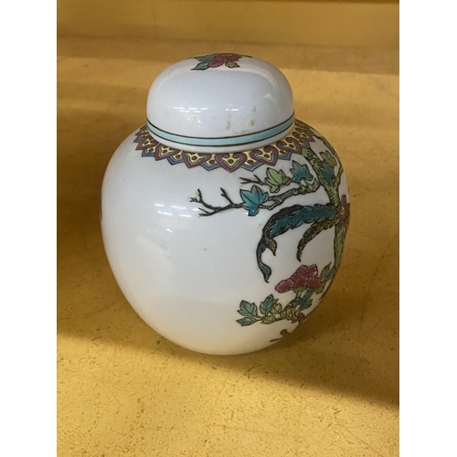 382 - A CHINESE HANDPAINTED PORCELAIN GINGER JAR WITH BIRD AND FLORAL DETAIL