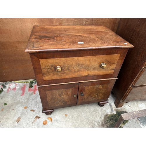 3118 - A 19TH CENTURY MAHOGANY TWO DOOR LOW CUPBOARD WITH SINGLE DRAWER 27.5CM WIDE