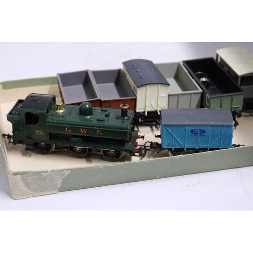 310 - SEVEN OO GAUGE ROLLING STOCK TO INCLUDE 5 HORNBY, ONE MAINLINE AND ONE LIMA, PLUS A GWR STEAM TRAIN