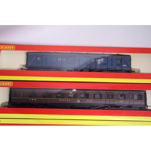 318 - FOUR HORNBY OO GAUGE COACHES TO INCLUDE, A BR BOGIE MILK VAN SIPHON H '1428', MODEL R 6054A, A BR(SR... 