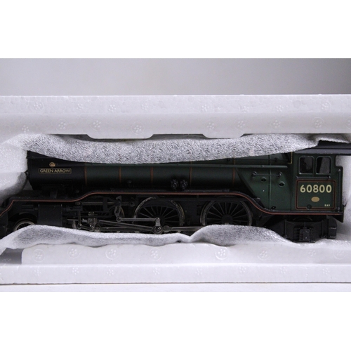 323 - A BACHMANN OO GAUGE 31-559 V2 'GREEN ARROW' 60800 LOCOMOTIVE - AS NEW IN BOX