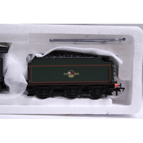 323 - A BACHMANN OO GAUGE 31-559 V2 'GREEN ARROW' 60800 LOCOMOTIVE - AS NEW IN BOX