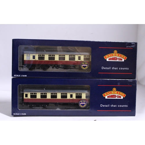 324 - TWO BACHMANN OO GAUGE COACHES TO INCLUDE, 39-027 BR MK 1 CORRIDOR SK CRIMSON/CREAM AND 39-052 BR MK ... 