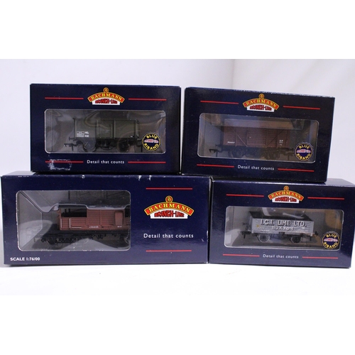 329 - FOUR BACHMANN OO GAUGE ROLLING STOCK WAGONS TO INCLUDE 377-252 16 TON STEEL MINERAL WAGON ZHV/OLIVE ... 