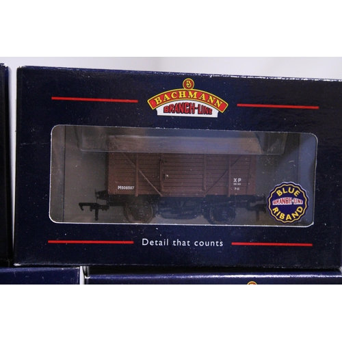 329 - FOUR BACHMANN OO GAUGE ROLLING STOCK WAGONS TO INCLUDE 377-252 16 TON STEEL MINERAL WAGON ZHV/OLIVE ... 