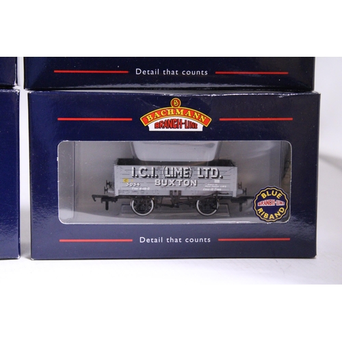 337 - FOUR BACHMANN OO GAUGE ROLLING STOCK WAGONS TO INCLUDE 33-326A CONFLAT WITH BD CONTAINER CRIMSON BR ... 