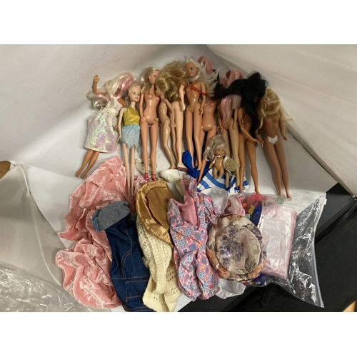 404 - TWELVE BARBIE AND SIMBA DOLLS, A BAG OF ACCESSORIES AND VARIOUS LARGER DOLL'S CLOTHING