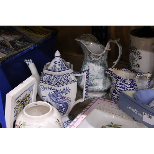 263 - A QUANTITY OF CERAMICS TO INCLUDE COFFEE POTS, JUGS, TWO BOXED WEDGWOOD MUGS, BOXED ROASTING DISH, W... 