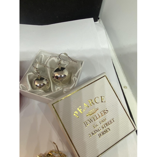 534 - FOUR PAIRS OF EARRINGS TO INCLUDE CIRO BOXED PEARLS, PEARCE JEWELLERS BELL BALLS AND TWO FURTHER PAI... 