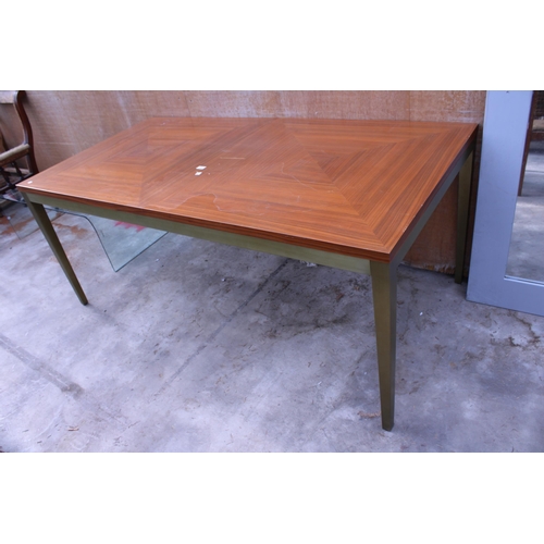 3043 - A HARDWOOD WORK/OFFICE TABLE ON METALWARE LEGS AND FRAME, 71