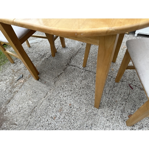 3093 - A HARDWOOD KITCHEN TABLE AND THREE CHAIRS