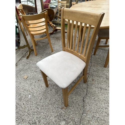 3093 - A HARDWOOD KITCHEN TABLE AND THREE CHAIRS