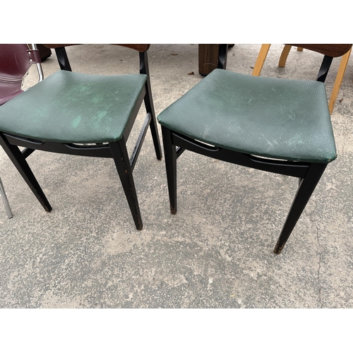 3098 - A PAIR OF RETRO DINING CHAIRS AND A LEATHER EFFECT CHAIR