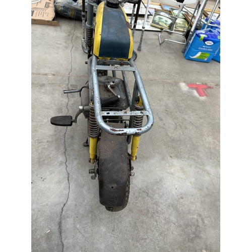 175 - A VINTAGE 1975 FANTIC 7 X 7 MOTO MINARELLI MINI MOTORCLCLE, NO EXHAUST, WHEEL HUB DIAMETER 20 CM NO ... 