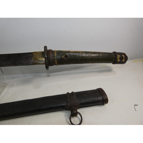 303 - A WORLD WAR II JAPANESE OFFICERS SWORD AND SCABBARD, 66CM BLADE, LENGTH 98CM