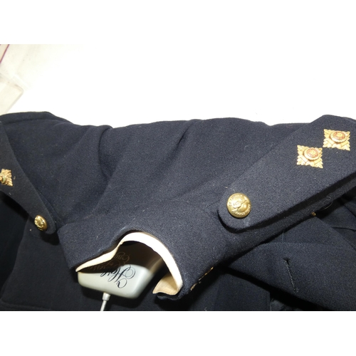 306 - A VINTAGE ROYAL CORPS OF SIGNALS OFFICERS NUMBER 1 UNIFORM, COMPRISING JACKET, TROUSERS AND CAP