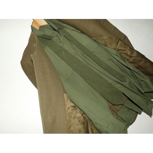 307 - A VINTAGE ROYAL CORPS OF SIGNALS OFFICERS UNIFORM, COMPRISING JACKET, TROUSERS, SHIRT, TIE, GREAT CO... 