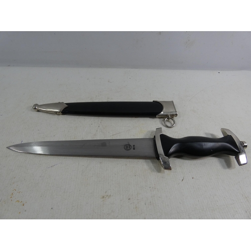 321 - A REENACTOR'S NAZI GERMANY SS DAGGER AND SCABBARD, 21CM BLADE, LENGTH 38CM