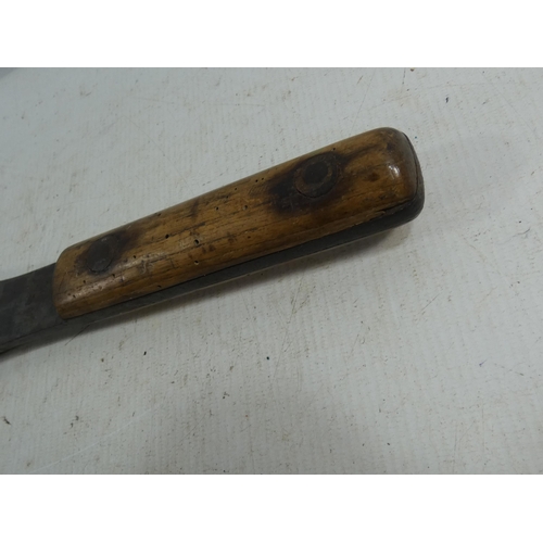 333 - AN UNUSUAL VINTAGE PALM SHAPED KNIFE, 24.5CM BLADE, WOODEN GRIP, LENGTH 39CM