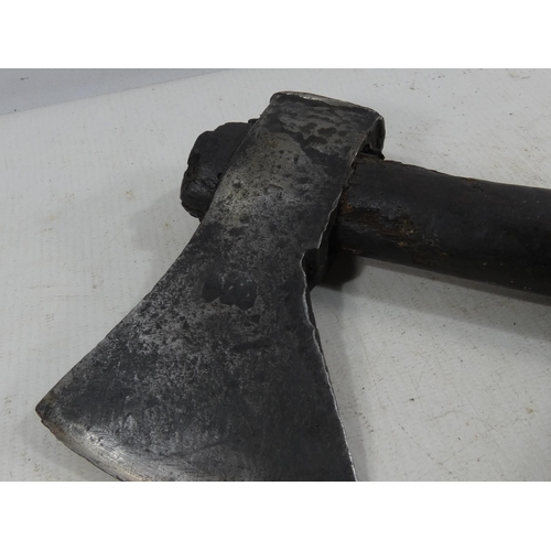 336 - A VINTAGE AXE, LENGTH 38CM