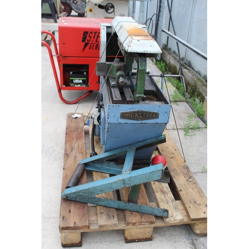 100 - THREE PHASE POWER HACKSAW AND STAND  PLUS VAT