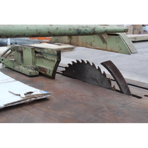 107 - ROBINSON ET/T CIRCULAR RIP SAW 3 PHASE WITH SPARE SHARPENED BLADE IN WORKING ORDER  NO VAT