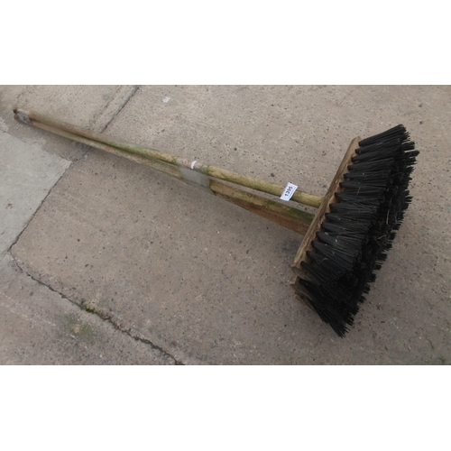 1395 - 3 YARD BRUSHES  + VAT