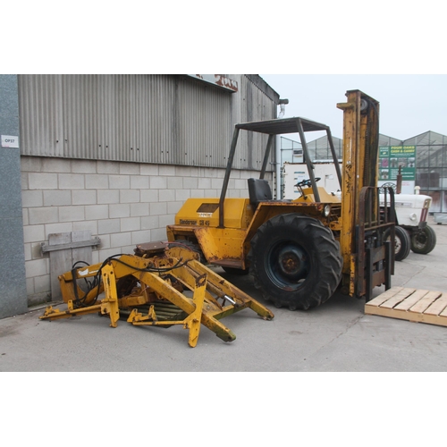 201 - SANDERSON SB 45-M FORK LIFT OES726M 1974 4 TONNE WITH A 3 CYLINDER PERKINS ENGINE  SERIAL NUMBER 740... 