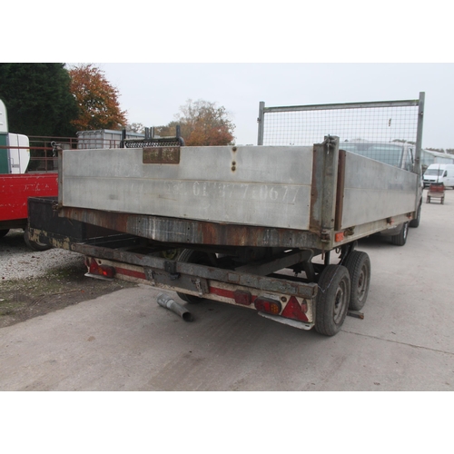 213 - A TWIN AXLE HIGH ALLLOY MUCK TIPPING TRAILER (L:10FT) NO VAT