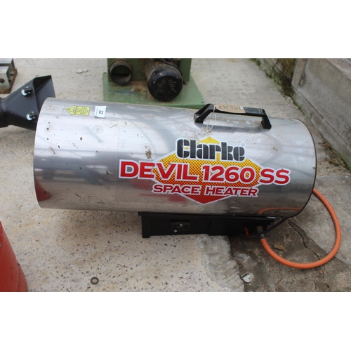 22 - DIRT DEVIL SPACE HEATER WITH GAS BOTTLES IN WORKING ORDER  NO VAT