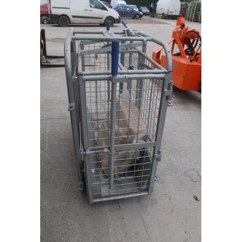 235 - AN IAE GALVANISED SHEEP/PIG WEIGHING CRATE NEVER BEEN USED AND SCALE FACE STILL BOXED +VAT